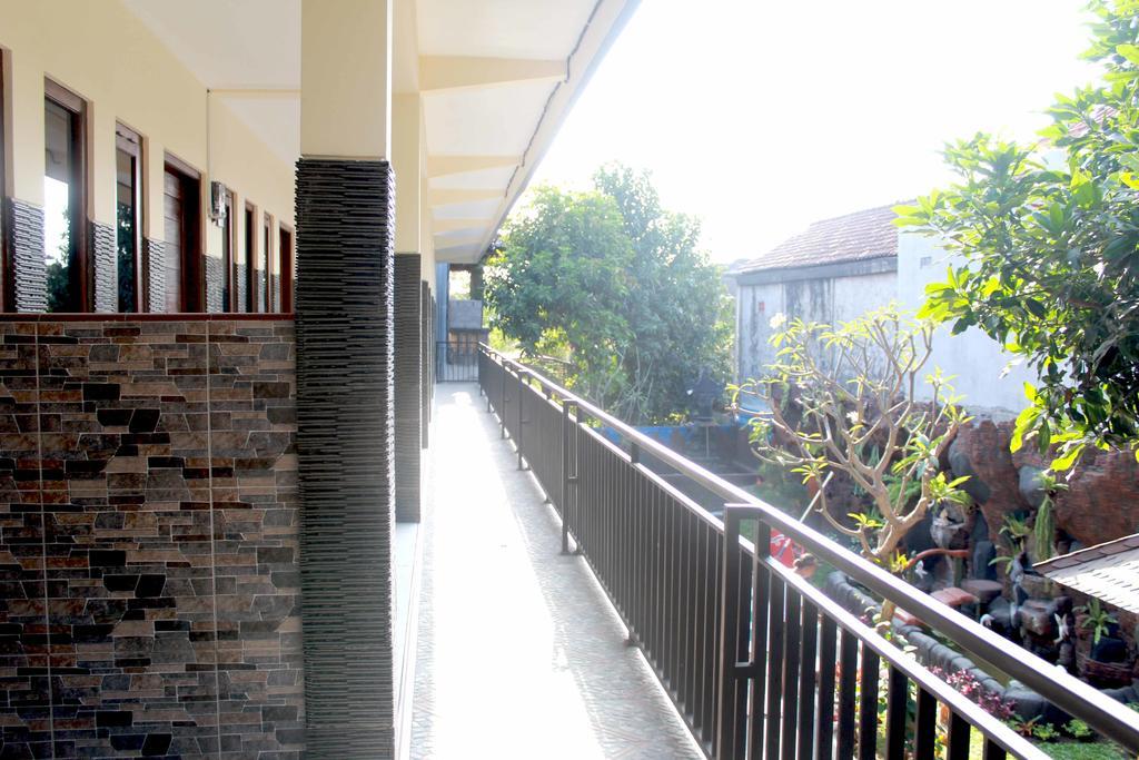 Jenny Bunker Homestay Кута Экстерьер фото