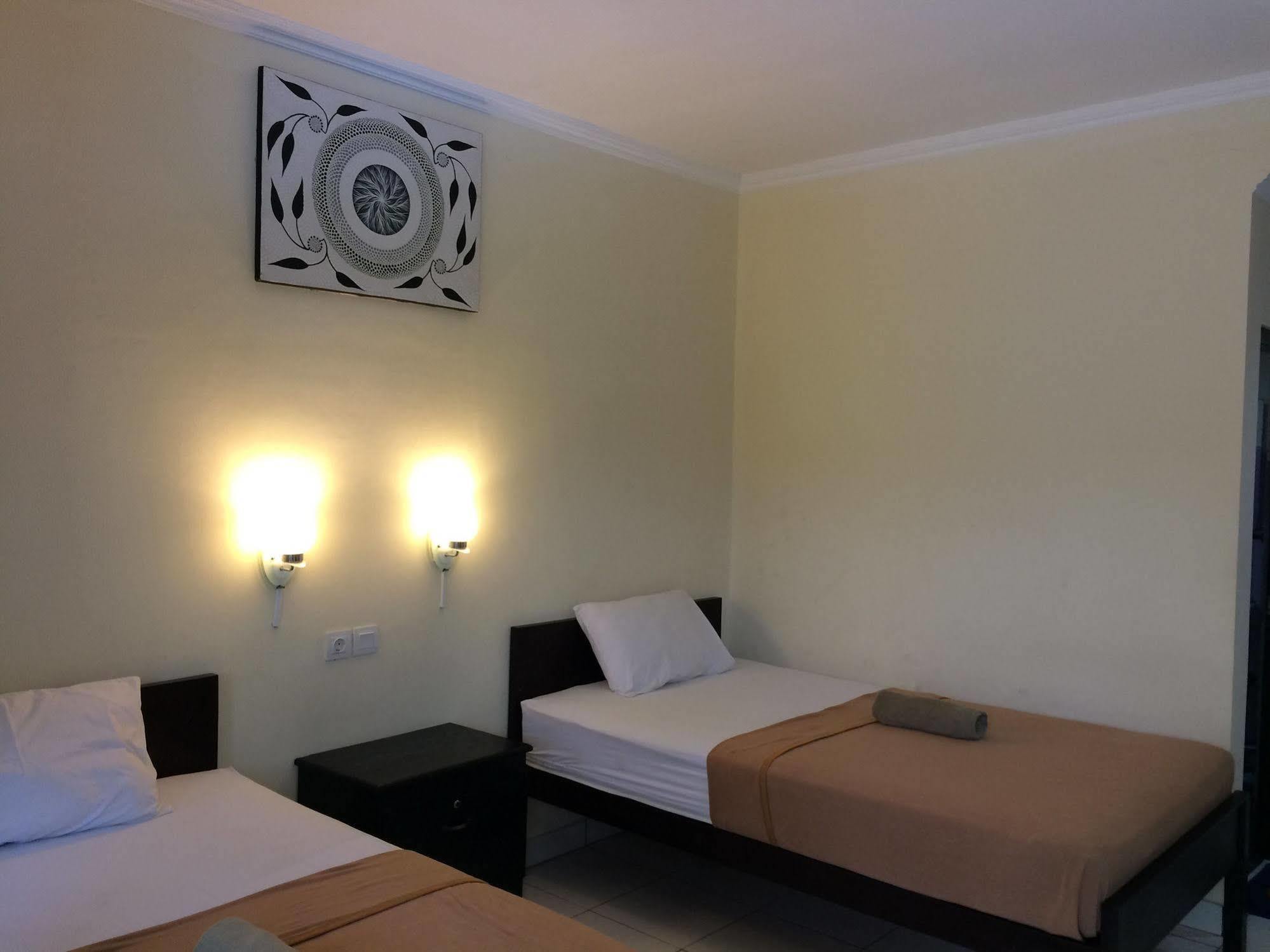 Jenny Bunker Homestay Кута Экстерьер фото